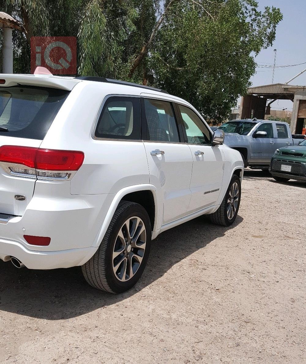 جیپ گراند شیرۆکی